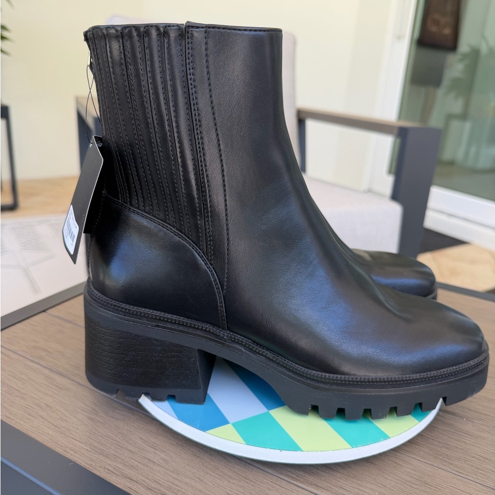 Forever 21 Black Ankle Boots - Picture 6 of 13